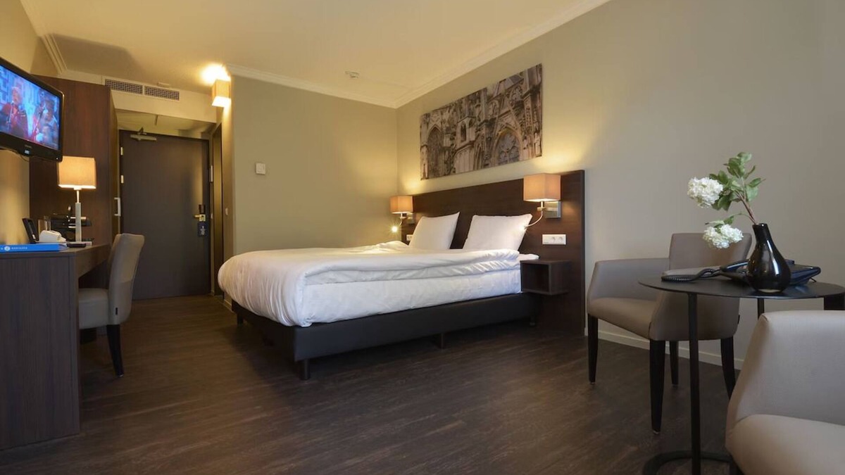 Municipality of 's-Hertogenbosch Hotel | Great Location for Dining, and Relaxation! Near Noordbrabants Museum!