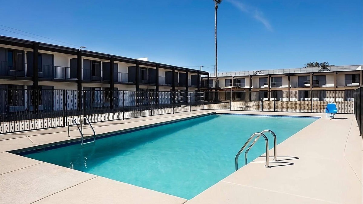 Downtown Tucson Hotel | Great Location Near Reid Park Zoo, Onsite Free Parking, Outdoor Pool