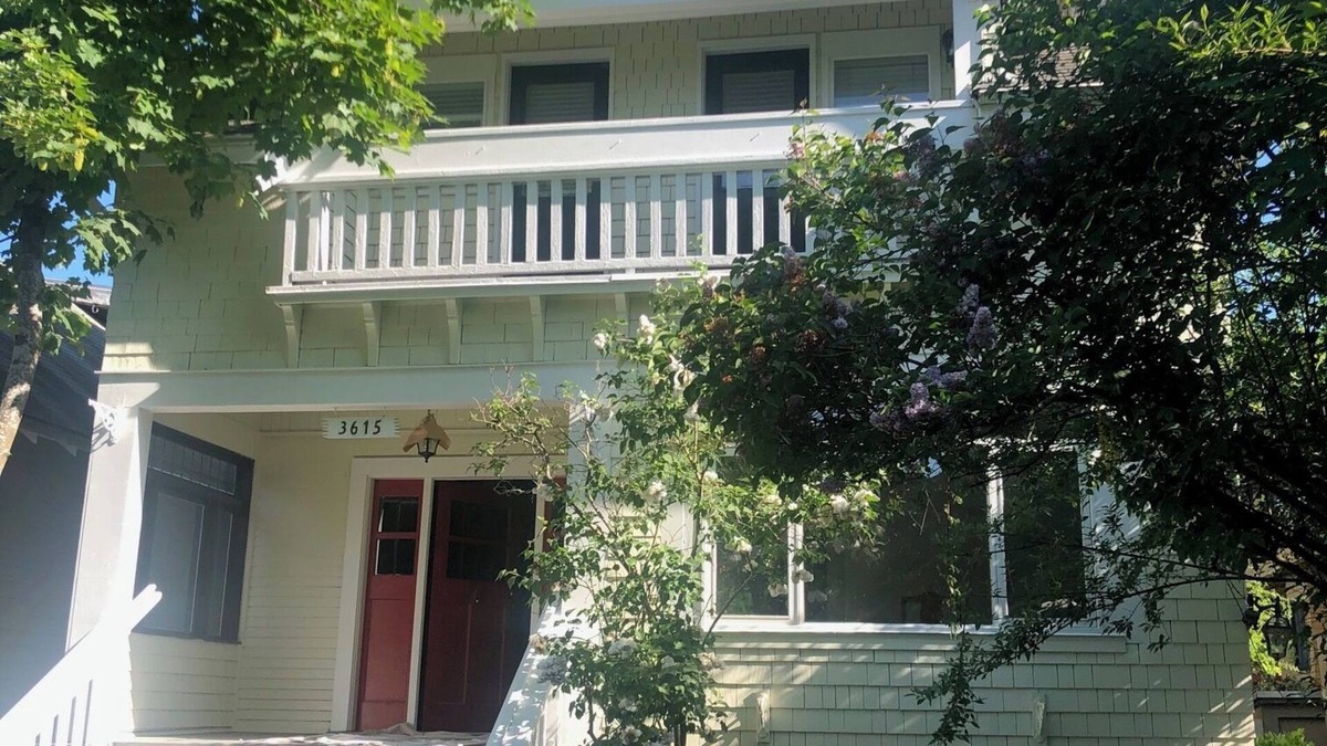 Kitsilano House | Great location! one block from the beach. On the bike route