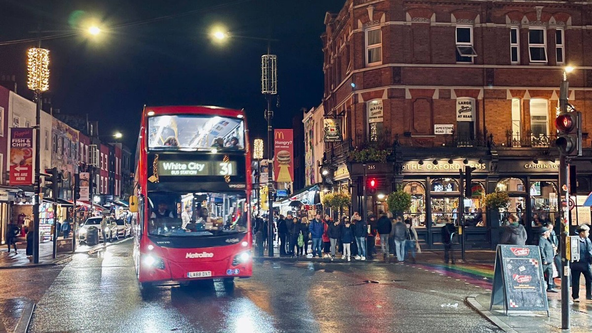 Camden Town with Primrose Hill House | Great Location! Room, Shared Home and Minutes to Camden Market & City Walk!