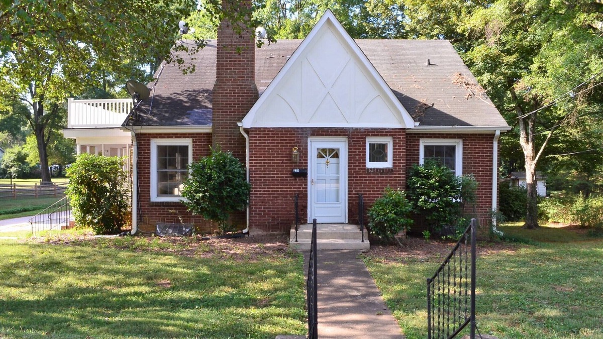 Mooresville House | Great Mooresville location, Perfect for longer-term Guests Who Want A Home Feel
