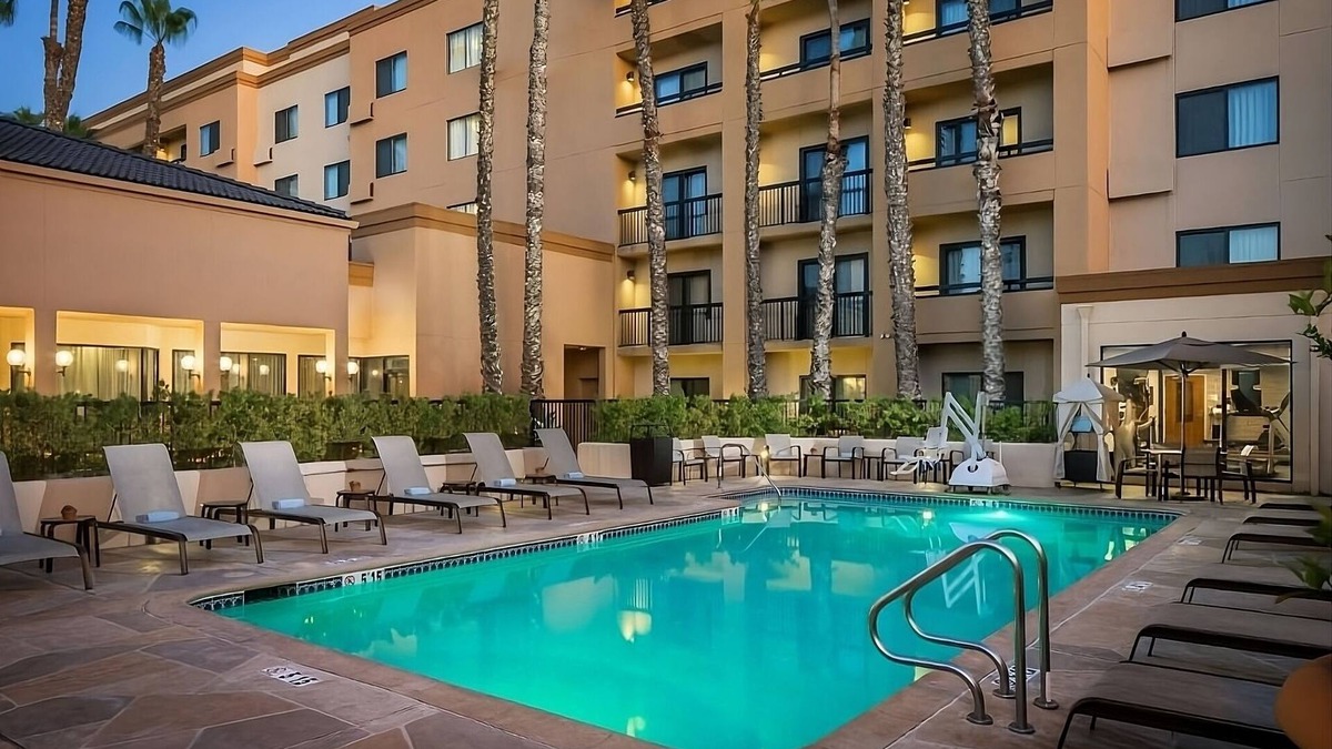 Laguna Hills Hotel | Great Pick! Pet-friendly Property in Laguna Hills!