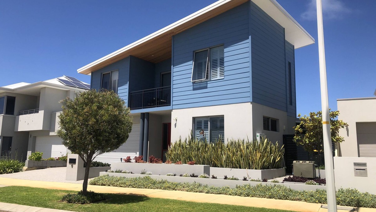 Burns Beach Apartment | Great place to stay weather you are a tourist or visiting family and friends.