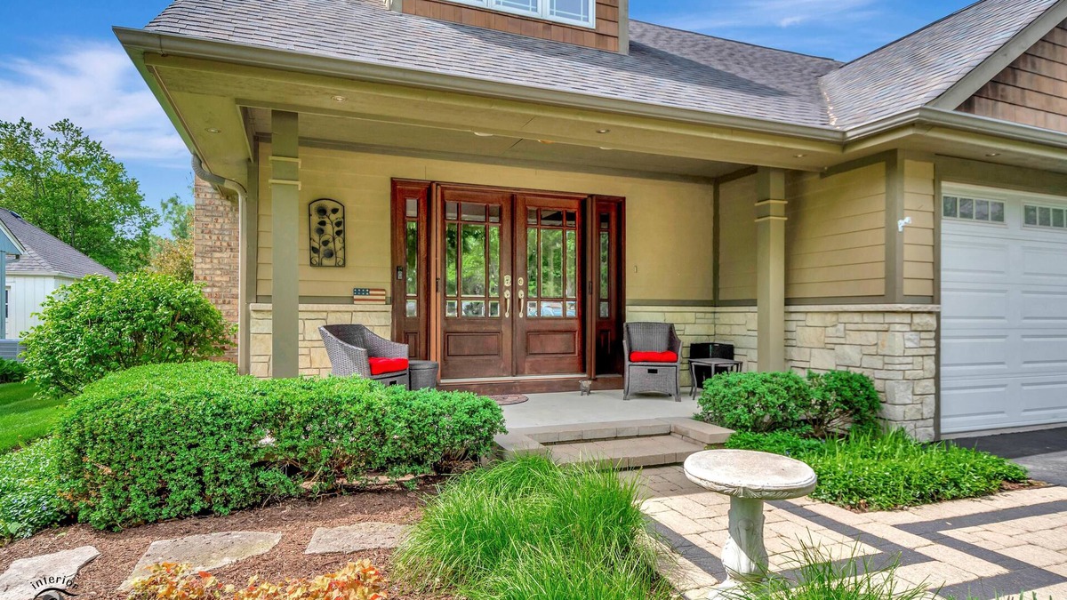 Warrenville House | Great place to stay in Warrenville
