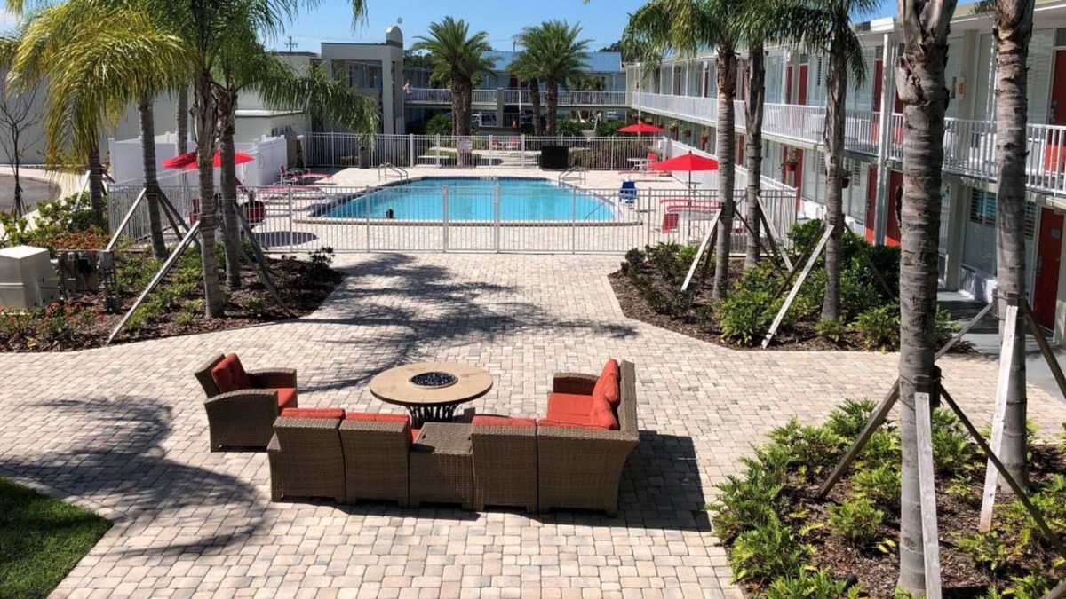 June Park House | Great Relaxing Overnight Stay! 2 Comfortable Units, Near Andretti Thrill Park