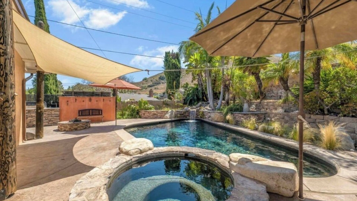 Simi Valley House | Great Resort Type Stay!