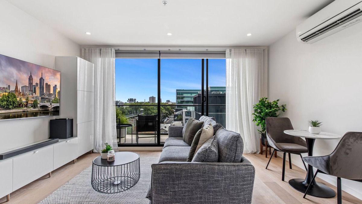 Richmond North Apartment | Great Richmond 1-bed Conveniently Located By Shops