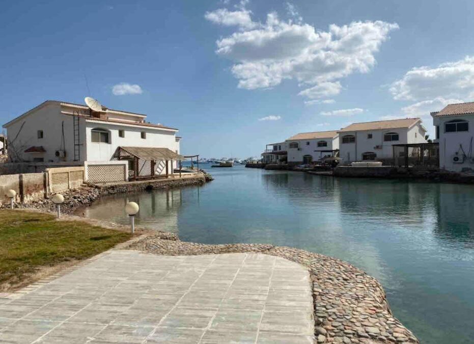 Al Mamsha El Seyahi Villa | Great sea front villa with a private beach, pool