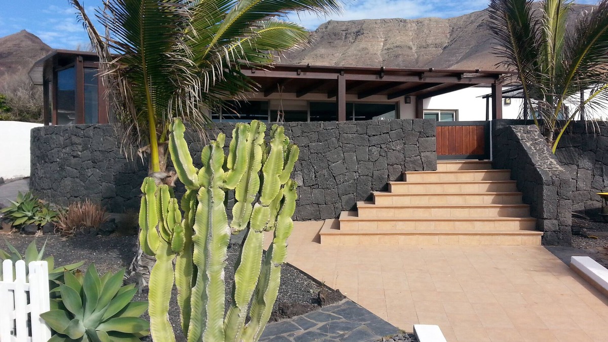 Urbanizacion Famara Villa | Great sea views, spacious villa in Famara with private pool