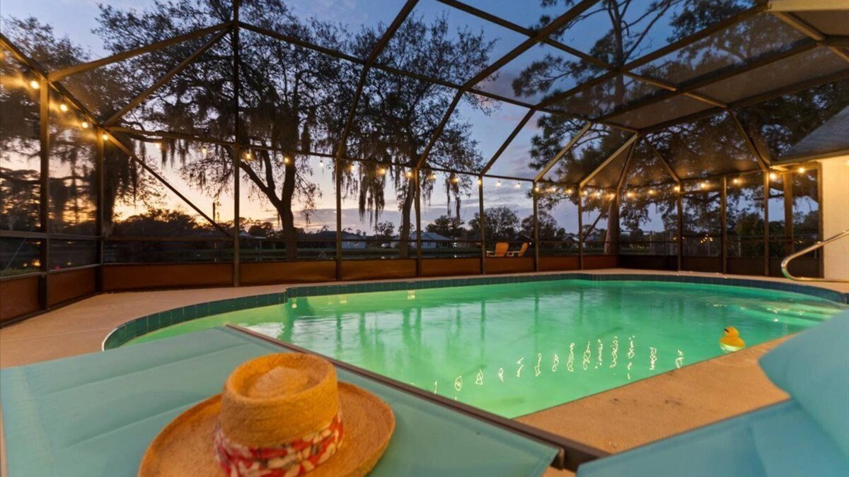 Port Orange House | Great Sunsets on Lake & Heated Pool /4-bedroom house