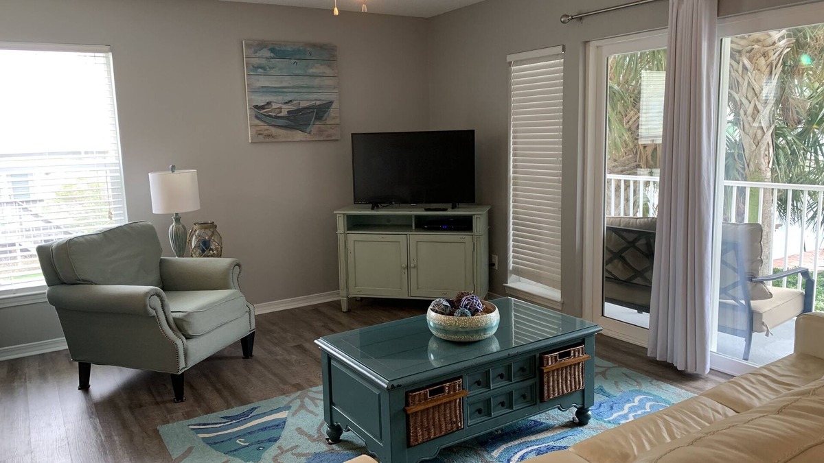 Navarre Beach Condo | Great time to drive down to the beach! Great condo! Read our reviews.