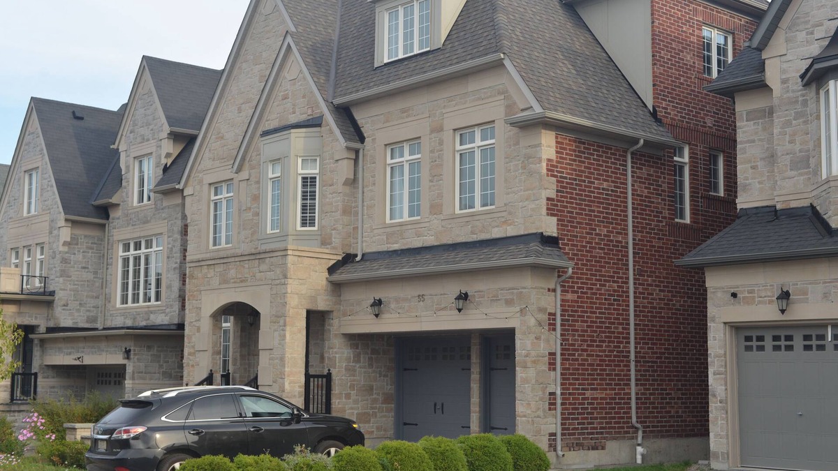 Vaughan House | Great Toronto House near Wonderland Separate entrance whole Floor Private Suite