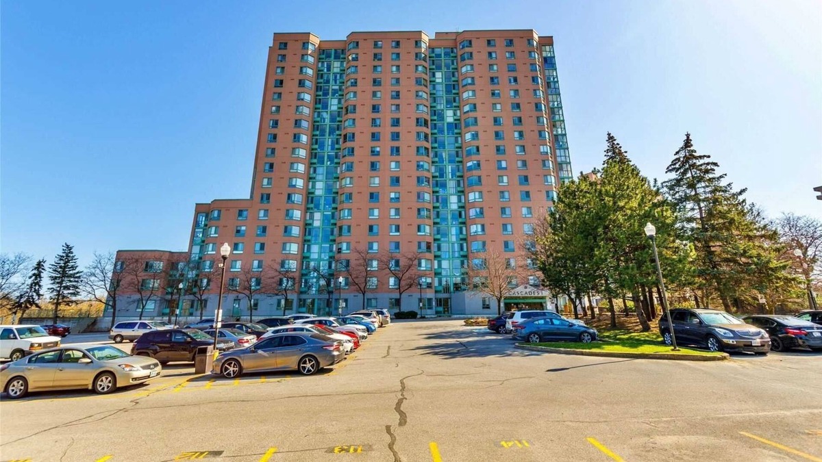 North York Condo | Great view 2 Bedroom apt with 700 sq ft terrace