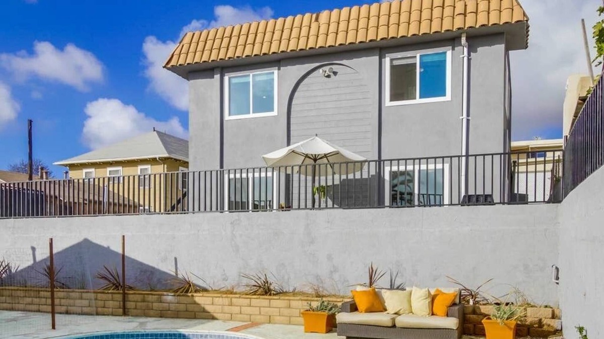 Grant Hill Apartment | Great Views | 2 Bedroom | Close to Everything!