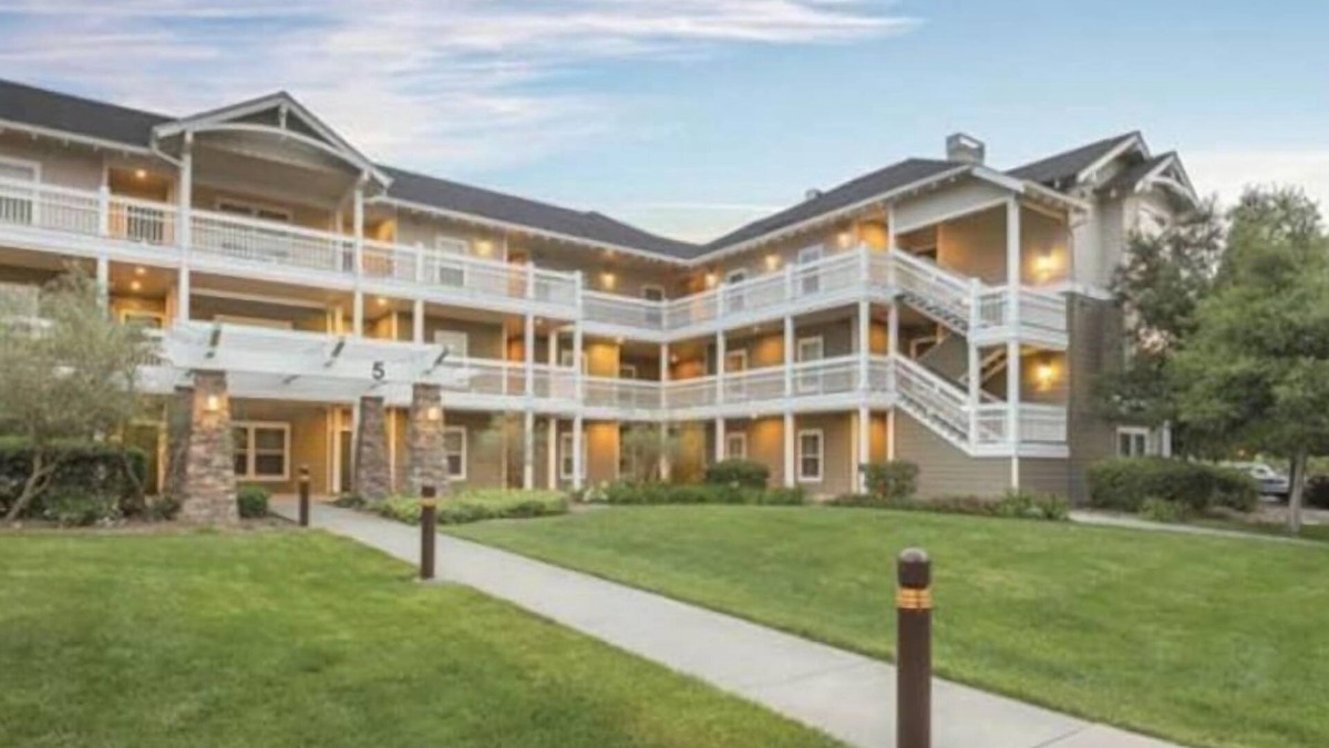 Windsor Condo | Great Wine Country and Golfing Resort Getaway!