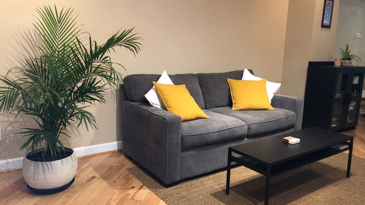 Downtown Baltimore House | Greek Food, Best Nights Sleep-Hotel Mattress, Black Out Curtains, Free Parking