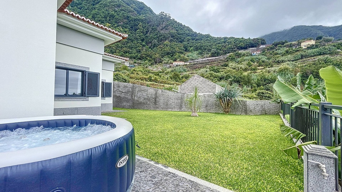 Ponta Delgada House | Green & Blue Horizon by Atlantic Holiday