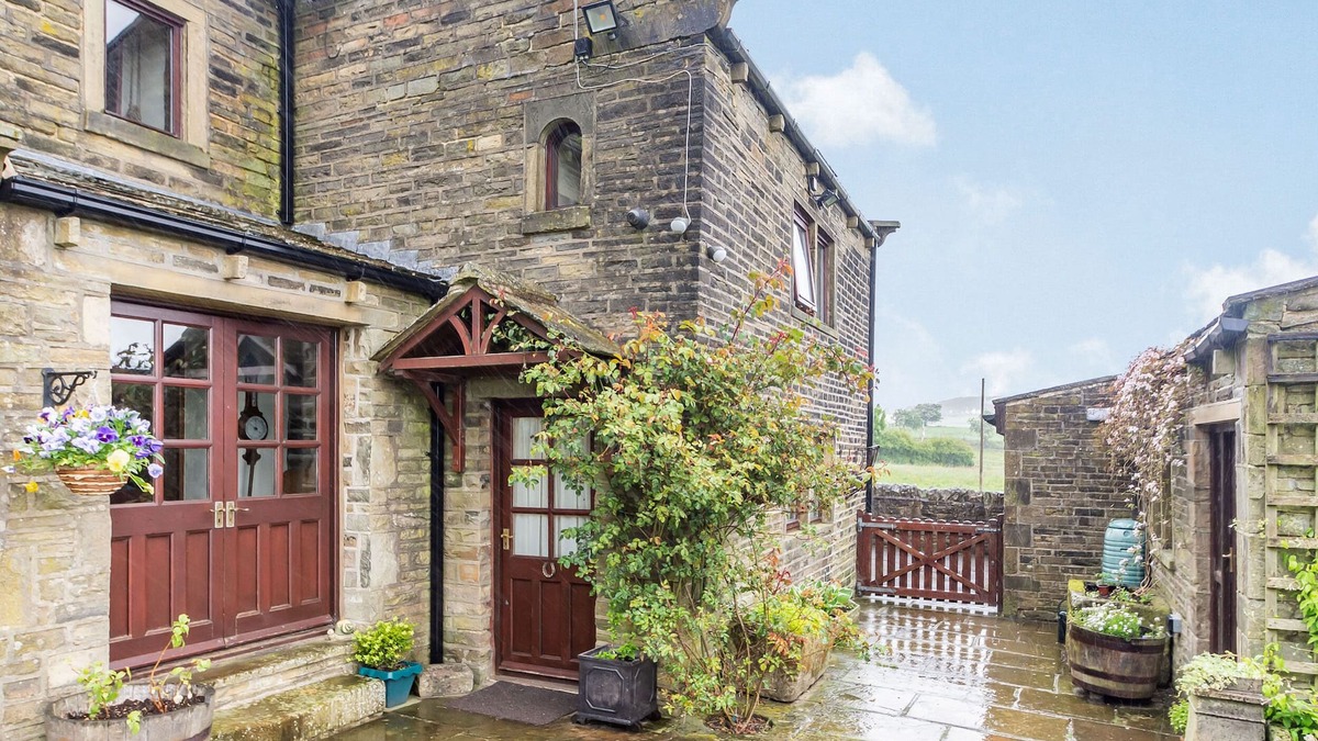 Thornton Cottage | GREEN CLOUGH FARM, character holiday cottage in Haworth