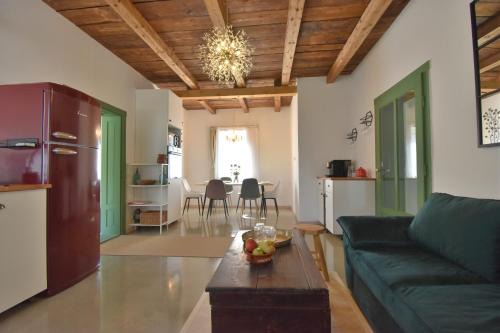 Moldovenesti House | Green Escape-Entire House