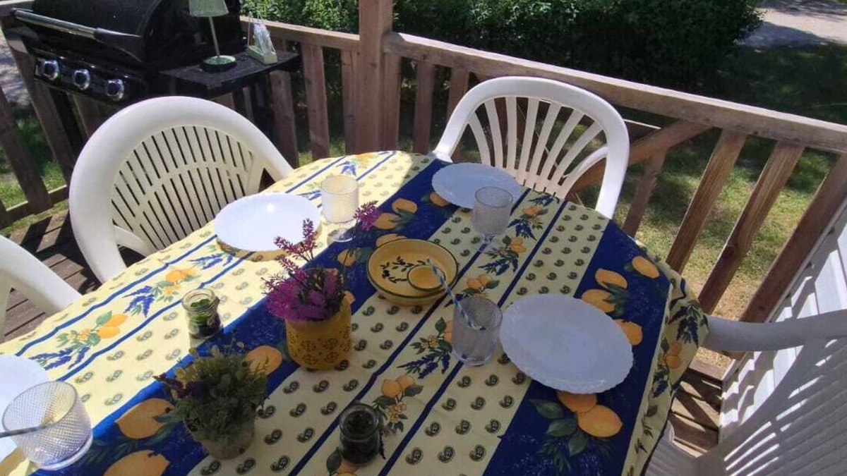 Ivry-la-Bataille House | Green escape on the banks of the Eure