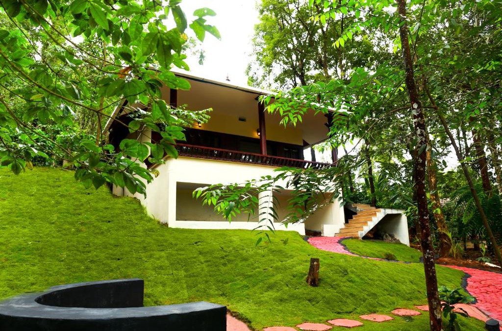 Vayittiri Villa | Green Garden Lotus Villa