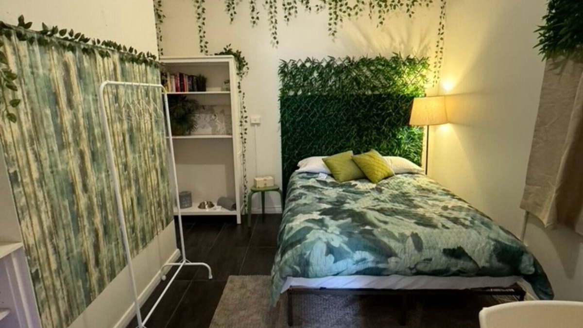 Kensington House | Green Haven: Pet Friendly 1-bedroom ideally located in Kensington