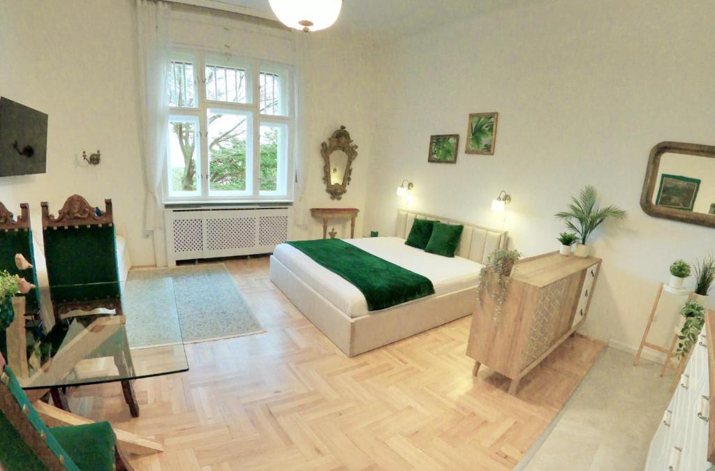 Gellert Hill Apartment | Green Hill Apartment