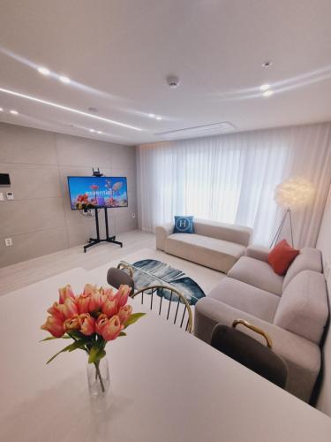 Bucheon Apartment | Green House 부천 패밀리룸 쓰리룸