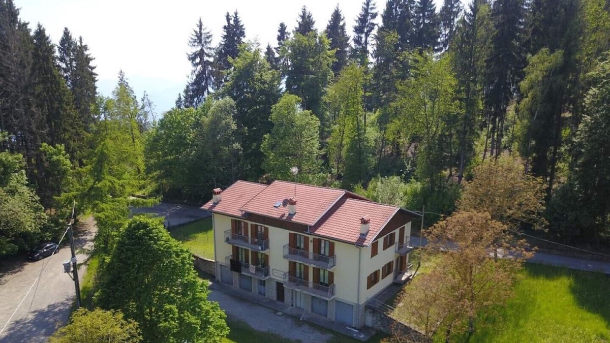 Lovere Apartment | Green house, the holiday home in the woods
