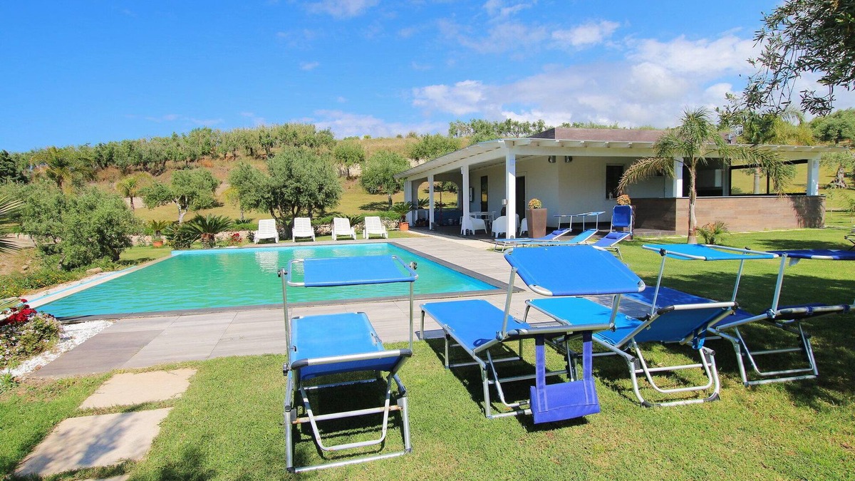 Campofelice di Roccella Villa | Green Suite - Modern Villa with Private Infinity Pool, Stunning Sea View, Wi-Fi