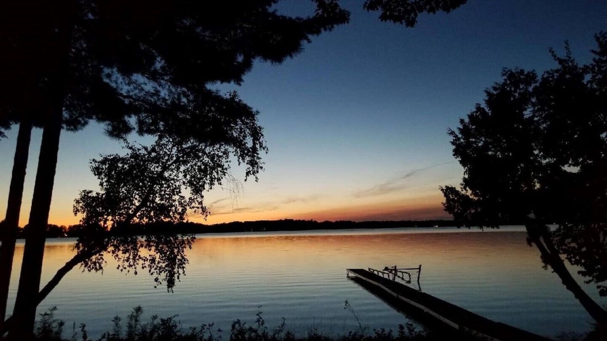 Interlochen Cottage | GREEN LAKE RETREAT ~ MODERN SPACIOUS LAKE HOME