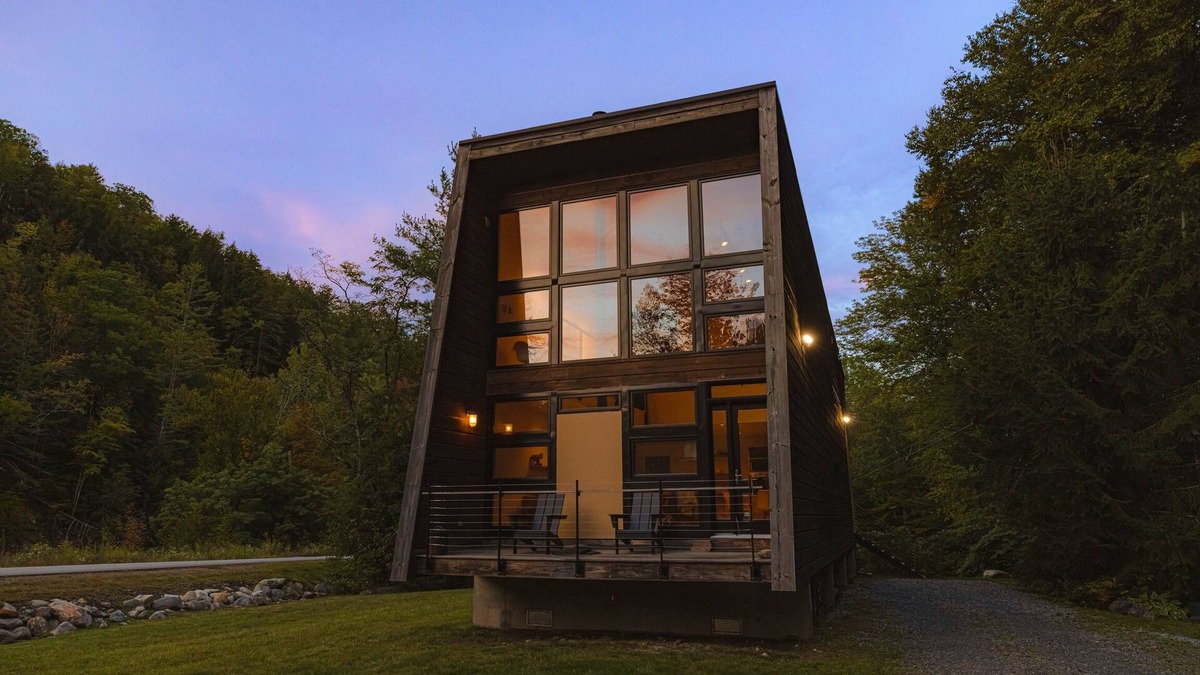 Jamaica Cabin | Green Mountain Modern House: iconic modern getaway