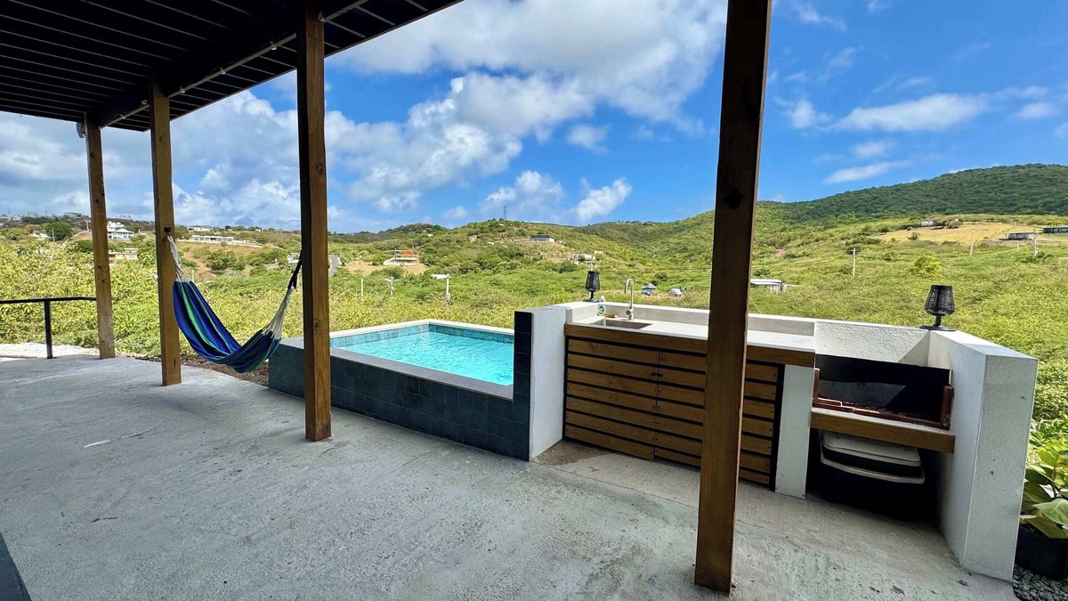 Culebra Apartment | Green Oasis & Pool - Culebra