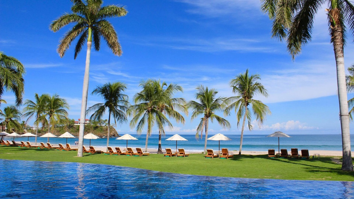Playa Flamingo House | Green season specials available! Spring travel booking up fast!