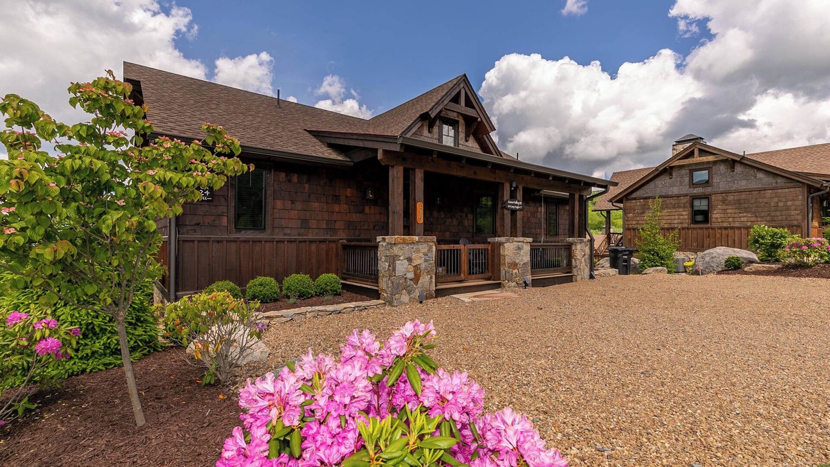 Elk Park House | Green Valley III at Eagles Nest, amazing views!