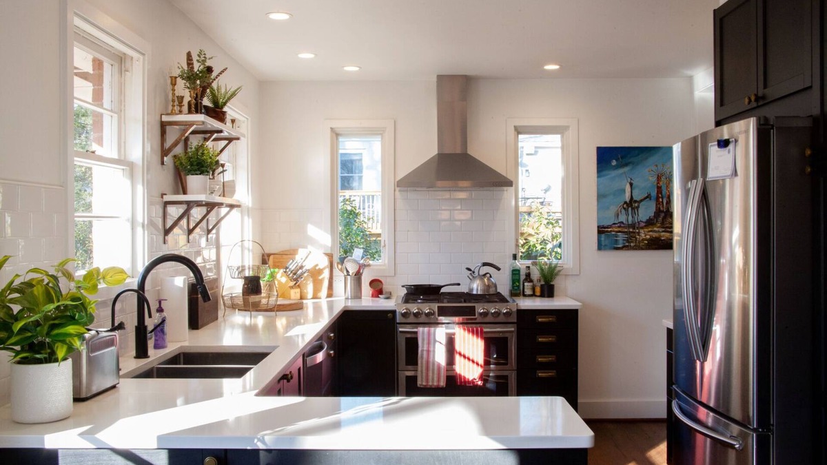 Barracks Rugby House | Greenaway House - Close to Dtwn Cville!