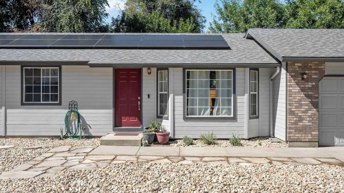 Veterans Park House | Greenbelt Oasis Near Downtown!