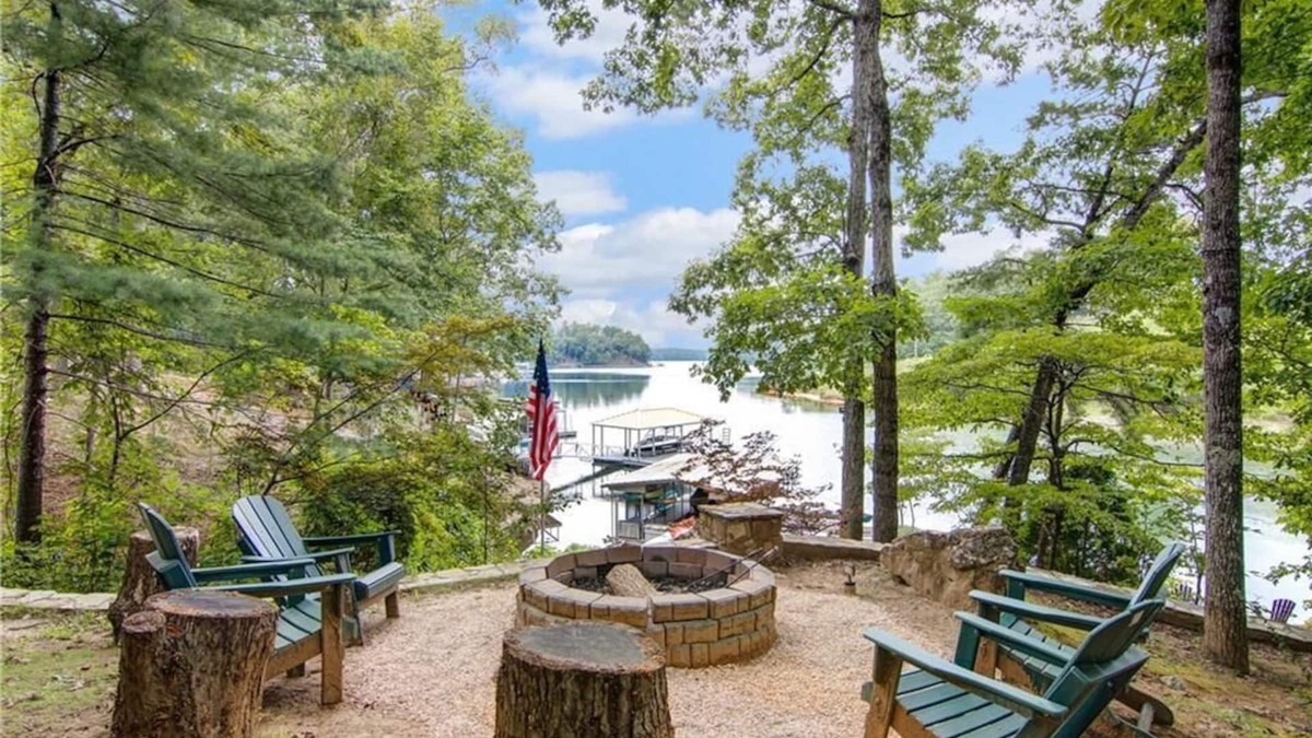 Six Mile House | Greene Lodge at East Cove on Lake Keowee