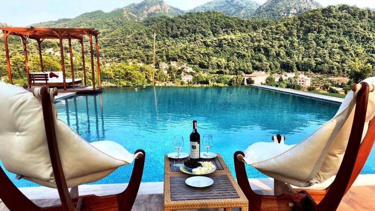 Avlana House | Greenery Home with Shared Pool in Marmaris