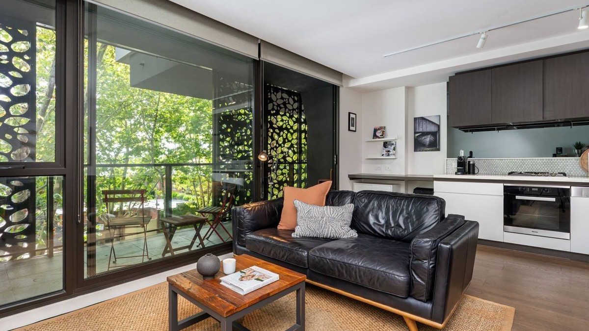 Toorak Apartment | Greenleaf in Toorak by Property Mums