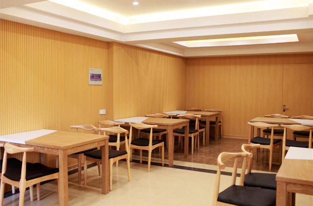Yuehu District Hotel | GreenTree Eastern JiangXi YingTan North Longhushan Rd Gym Hotel