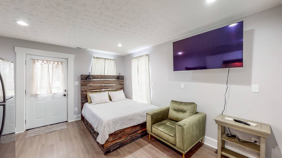 Greenwood Apartment | Greenwood Getaway Apartment - Recently Remodeled