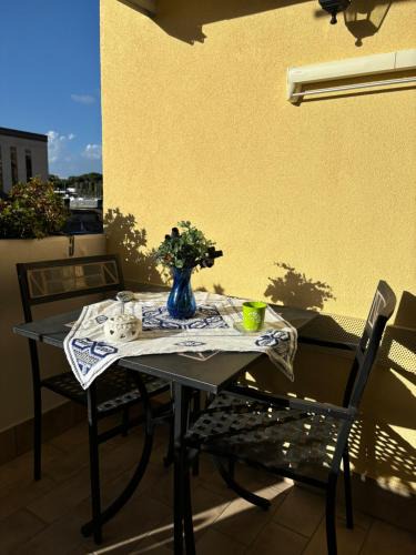 Tuscolano Apartment | Grelly's House - Holiday in Rome - 50 meters from the Metro