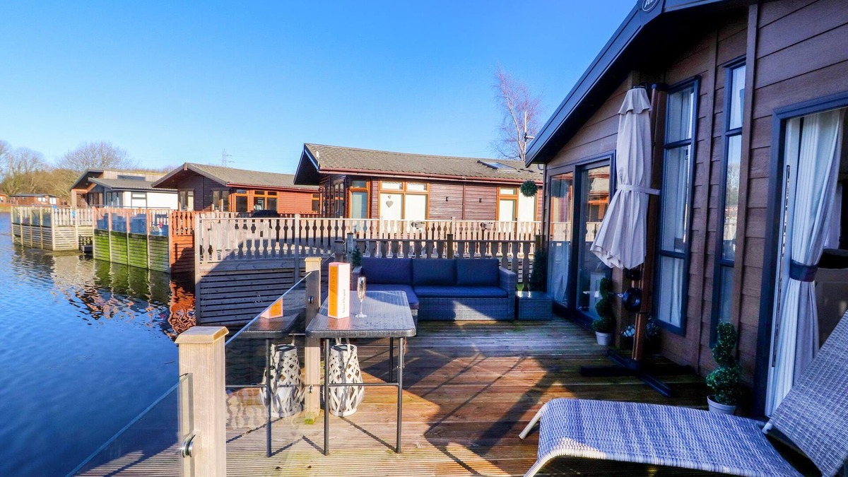 Warton Cottage | GRESSINGHAM 7, family friendly, with pool in Carnforth