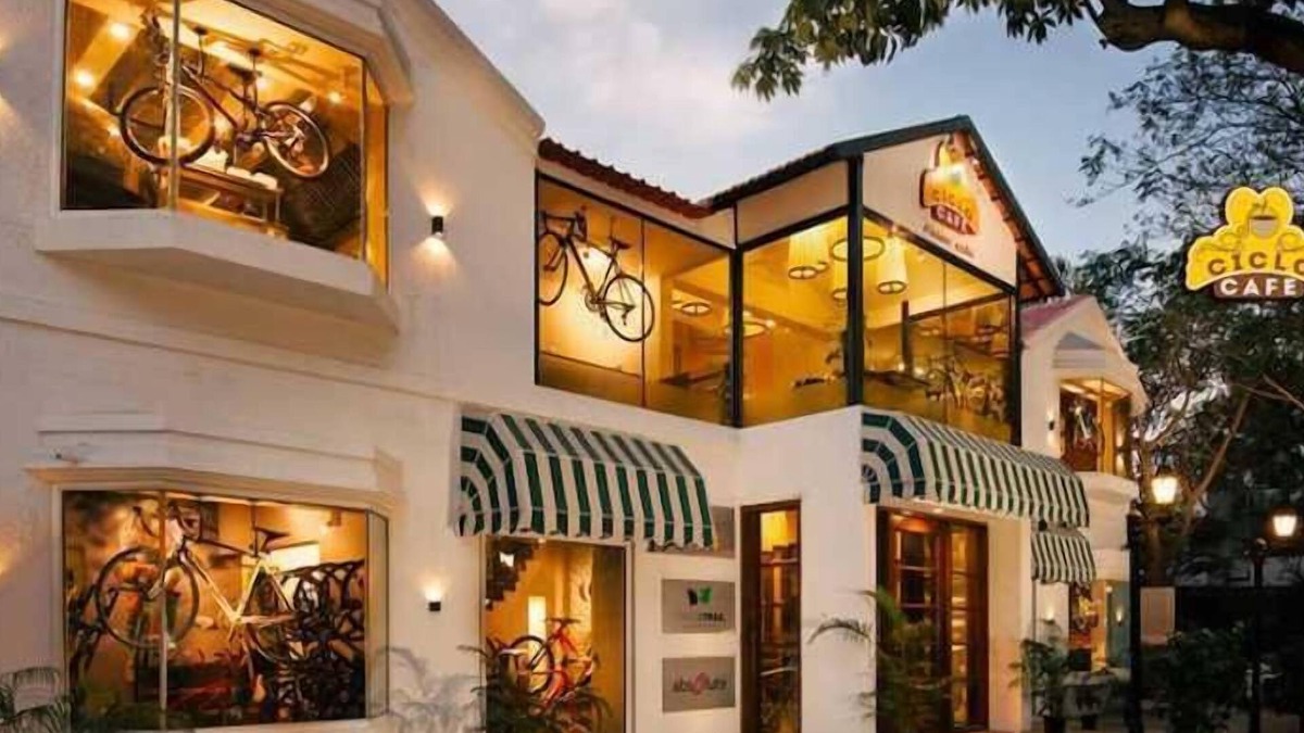 Mylapore Tiruvallikk Hotel | Grey Suit