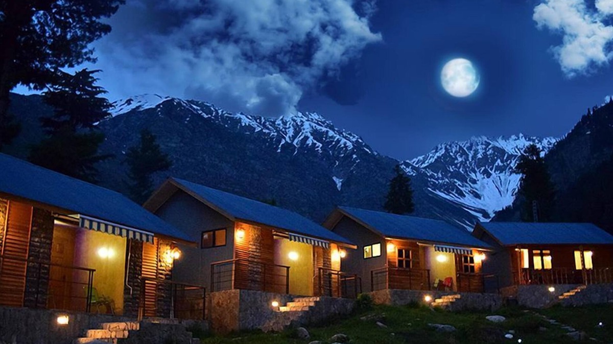 Kohistan Hotel | Grey Walls Mountain Huts & Cottages