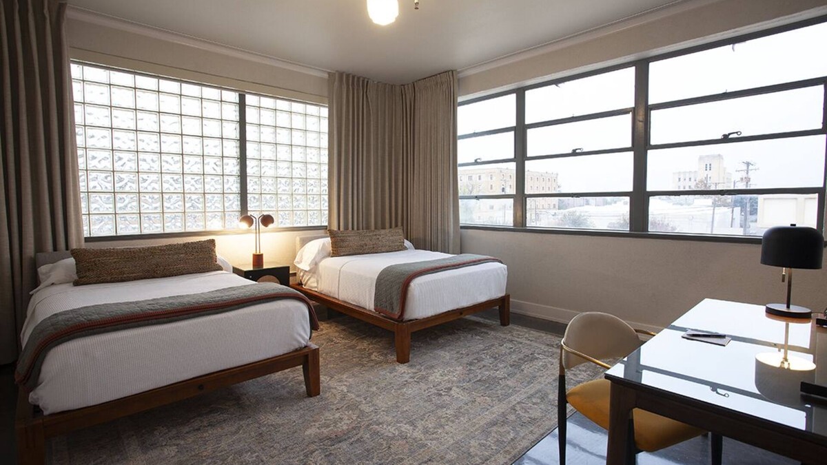 Tyler Hotel | Greyhound Inn