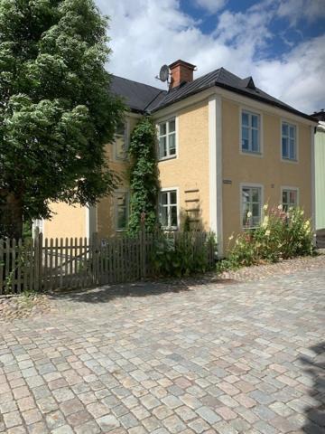 Soderkoping House | Grindhuset