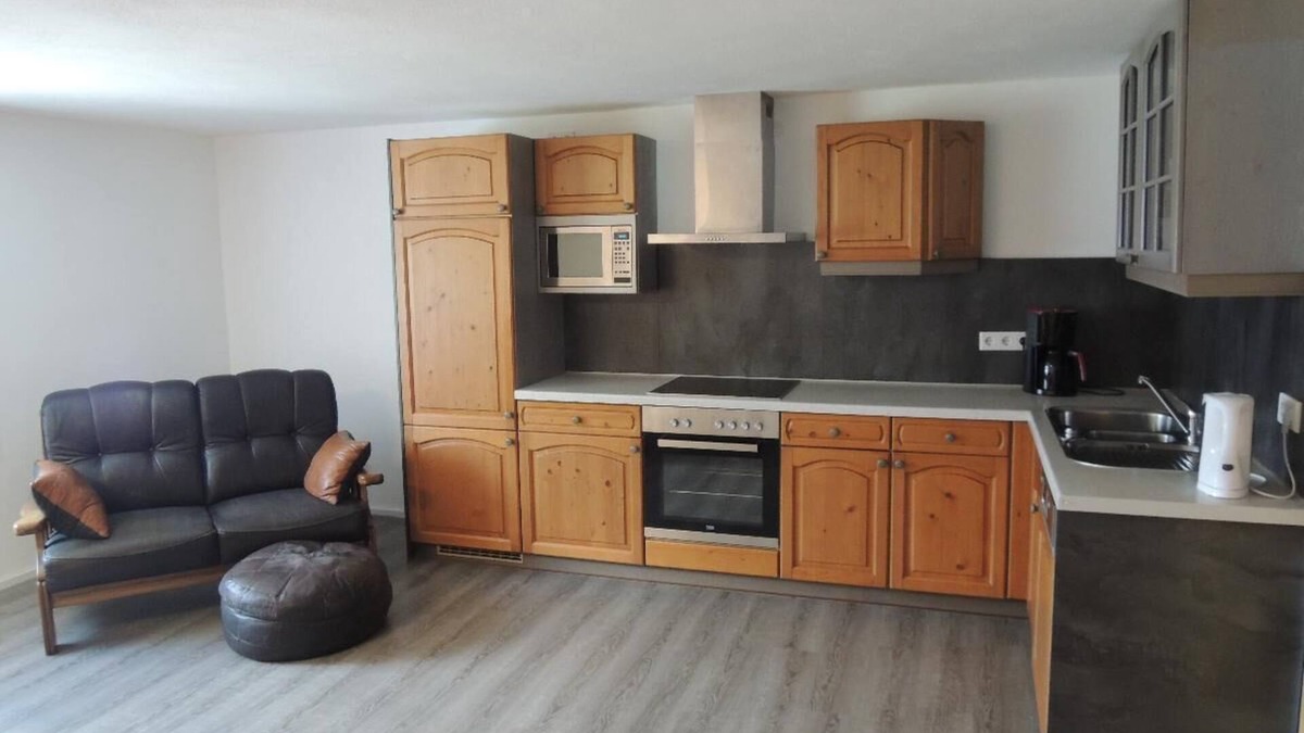Zwolfhauser Apartment | Große Ferienwohnung (140qm) mit drei Schlaf- und einem Kaminzimmer