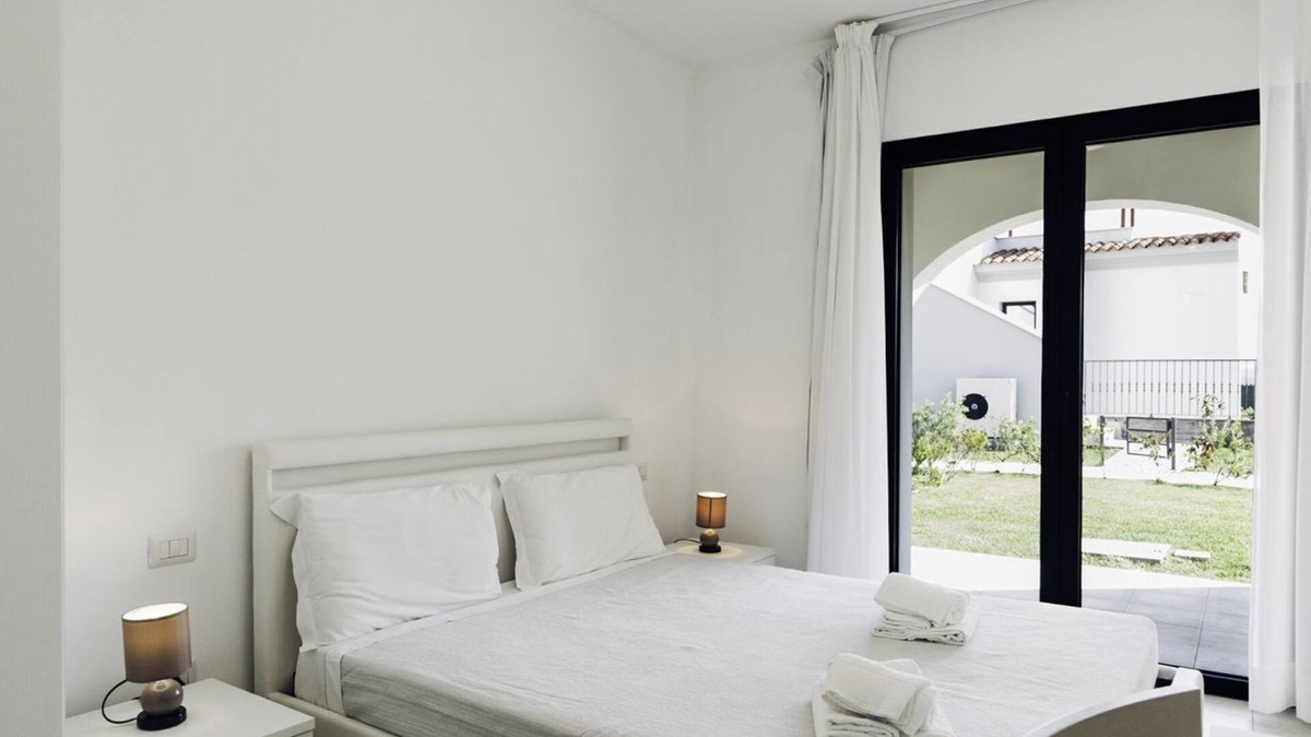 Olbia Apartment | Groen House 6.1: Elegant Three-Bedroom Apartment with Spacious Veranda